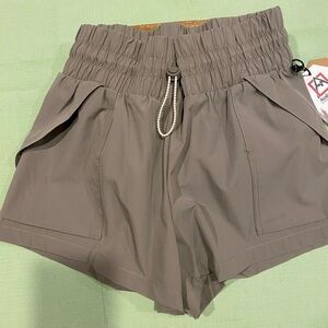 Avalanche Shorts khaki XS